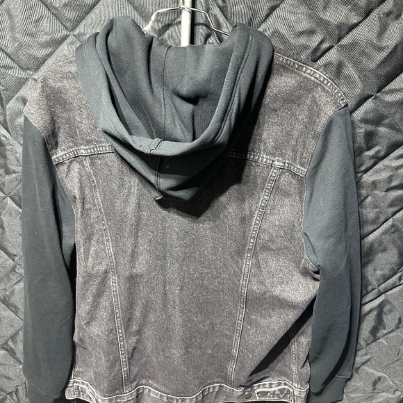 NWT Levi’s Hybrid hooded trucker jacket - Picture 2 of 3